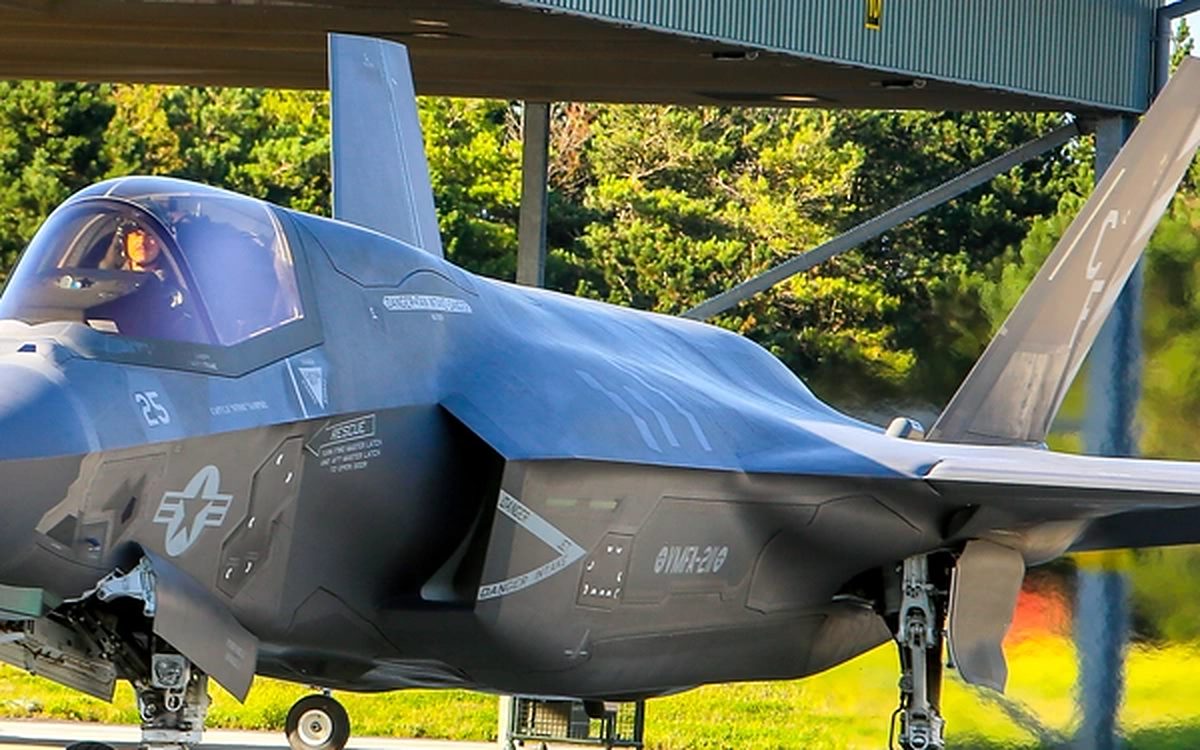 F-35B fighter on the ramp